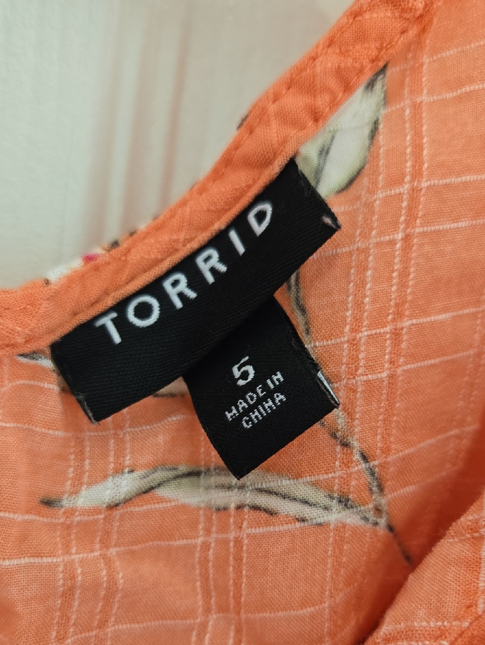 torrid Coral Floral Ruffle Camisole - Picture 2 of 4